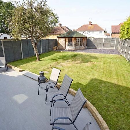 Home From Home - 4 Double Bed House With Parking Slough Exteriör bild